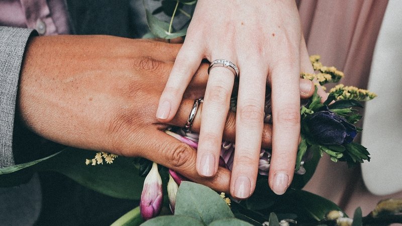 Rustic Romance: Bristol’s Nature-Inspired Rings